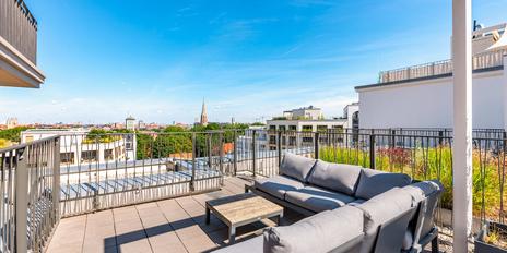 Möbliertes 3-Zimmer-Penthouse mit spektakulärer Rooftop-Terrasse in exklusivem Neubauquartier