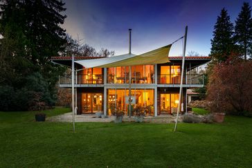 Objektvideo ansehen: Nachhaltig, wohngesund und lichterfüllt in naturnaher Lage: Individuelles Domizil mit Wohlfühl-Flair