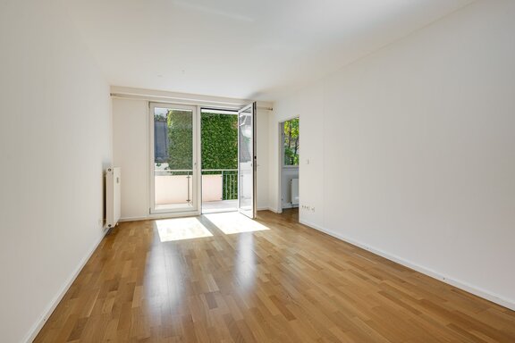 A Light-Filled Living Space