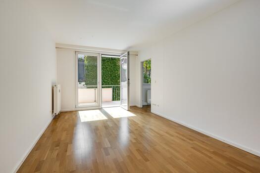A Light-Filled Living Space