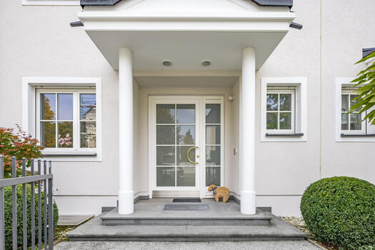 Stylish entrance
