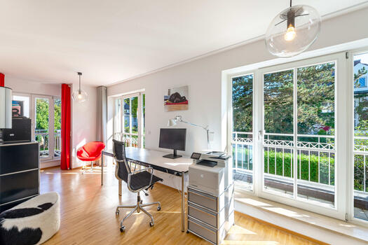 Spacious children's or guest/study room on the upper floor