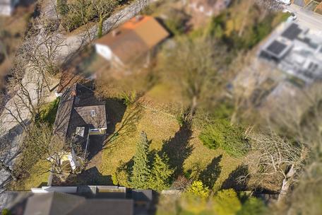 A prime location surrounded by nature: a 1,150 m² lot with a spacious garden