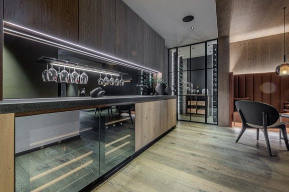 Moments of pleasure at the wine bar