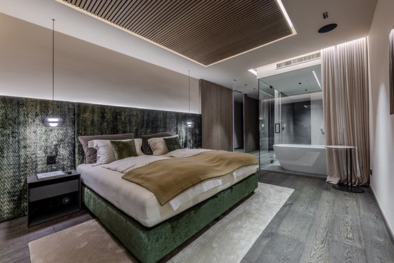 Sleep suite with spa feel