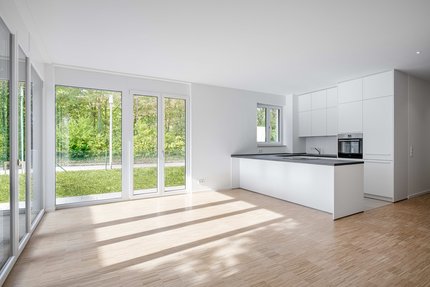 Weiße Küchen in allen Häusern