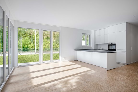 Weiße Küchen in allen Häusern