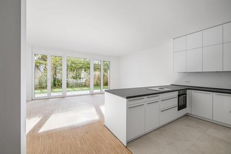 New construction/first occupancy: 4 architect townhouses with heat pumps in very quiet location