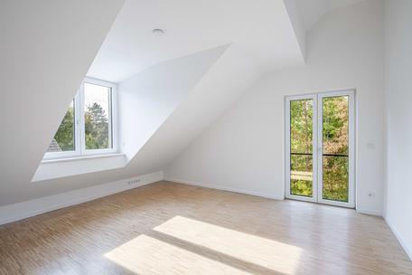 New construction/first occupancy: 4 architect townhouses with heat pumps in very quiet location