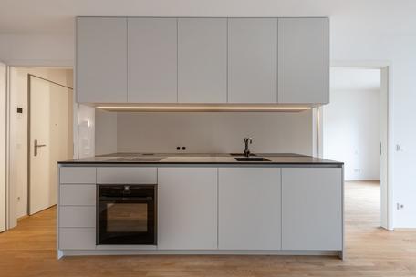 New build/first-time occupancy: Attractively furnished 2-room apartment with balcony