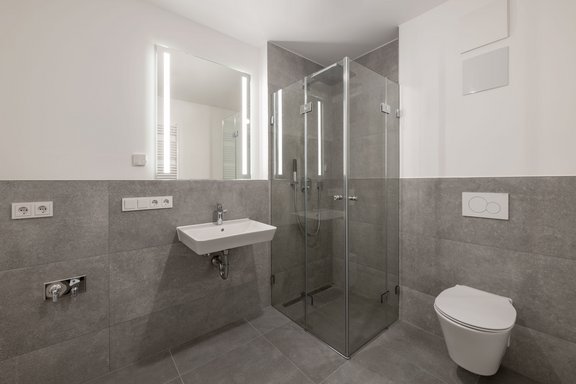 Bad mit Rainshower-Dusche