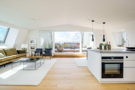 Neubau/Erstbezug: Exklusive Dachterrassen-Maisonette mit 4 Zimmern und Traumblick