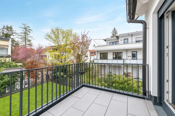 Westbalkon mit Aussicht