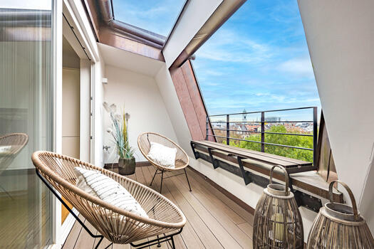 Teilweise überdachte Terrasse