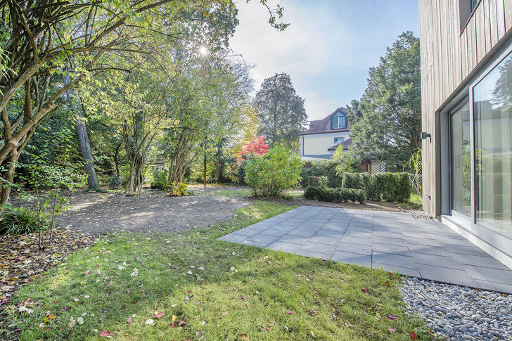 Herrlich eingewachsener Garten