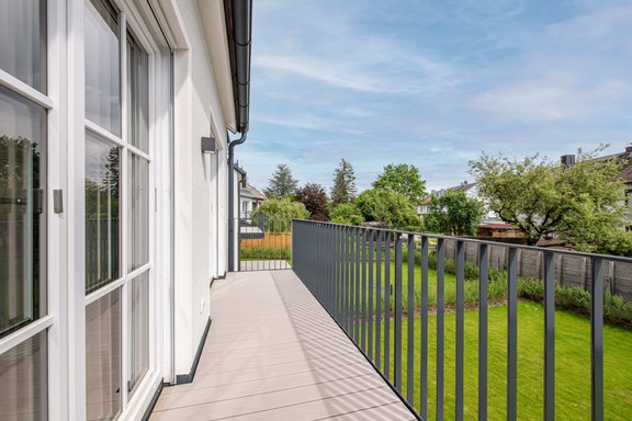 Südbalkon mit Weitblick