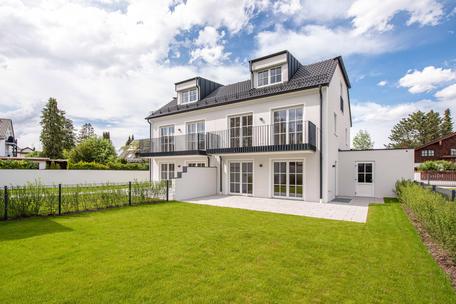 New build/first-time occupancy: Family-friendly semi-detached house with top fittings and heat pump