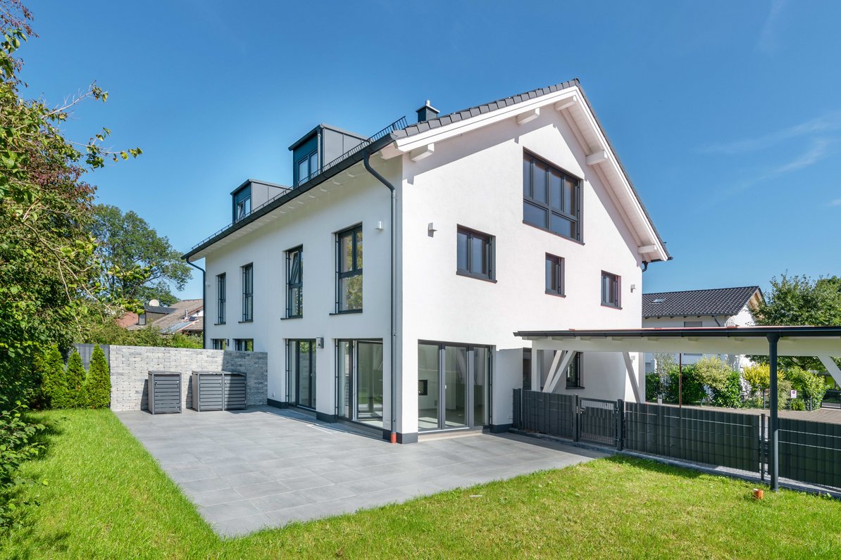 Modern semi-detached house