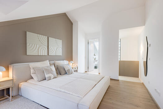Master bedroom with loggia