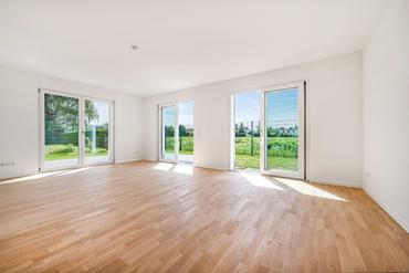 New construction: Tastefully furnished semi-detached house with 6 rooms and south-east facing garden in green location