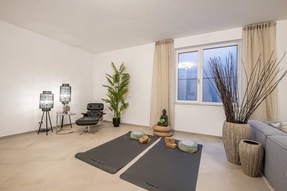 Hobby room in the basement (2)