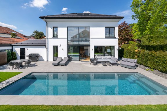 Klare Architektur mit intelligentem Raumkonzept in exquisiter Ausstattung