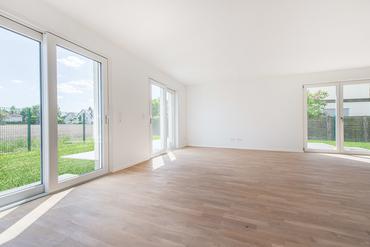 New construction: Light-flooded semi-detached house with 6 rooms and beautiful south-west garden