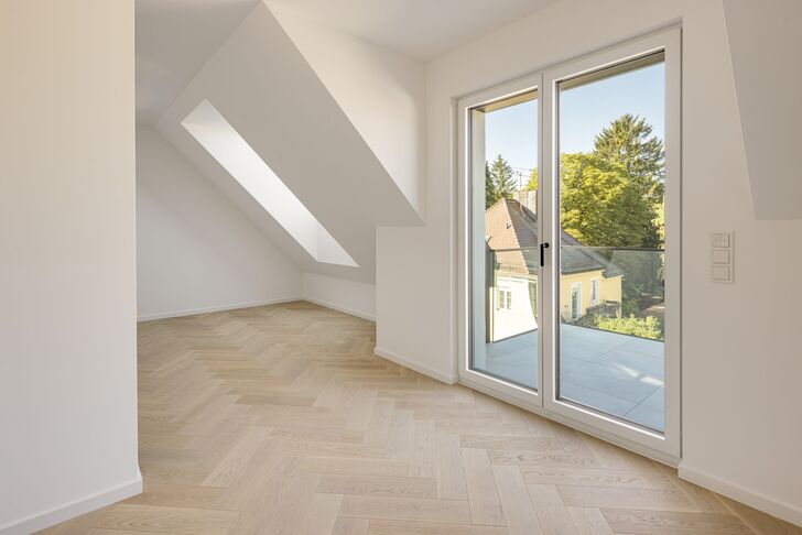 Schlafzimmer mit Westbalkon