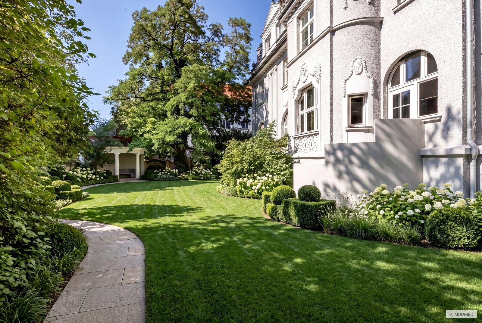 Parkähnlicher Garten mit Pavillion (visualisiert)