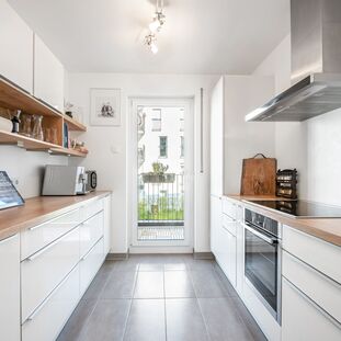 Kitchen with access to the balcony