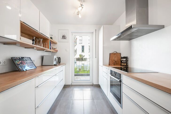 Kitchen with access to the balcony