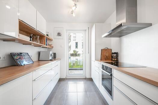 Kitchen with access to the balcony