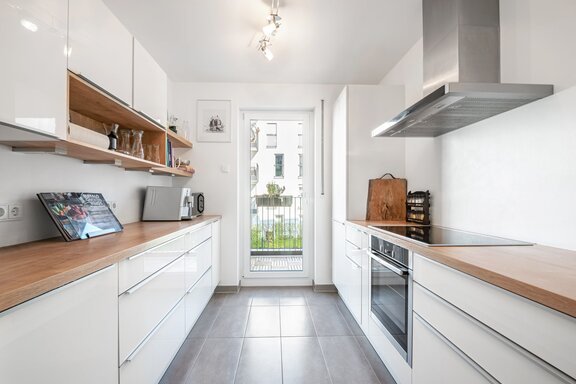 Kitchen with balcony access