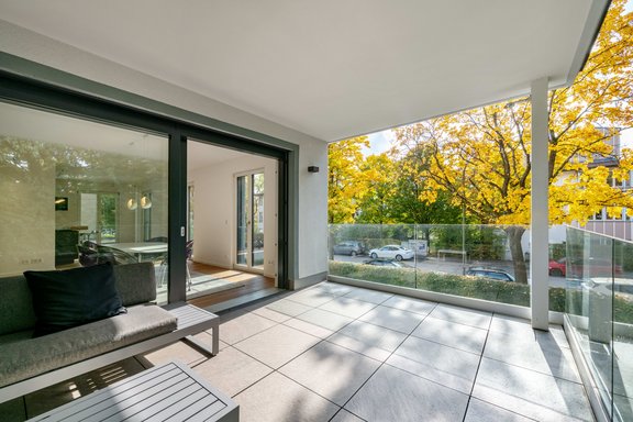 Geschützte Süd-West-Loggia