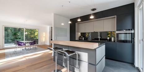 Neuwertige 4- bis 5-Zimmer-Wohnung mit exklusiver Ausstattung in eleganter Stadtvilla von 2017