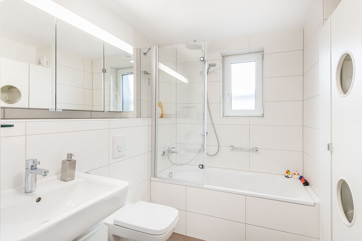 Modernes Badezimmer