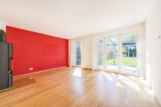 Living room with fireplace