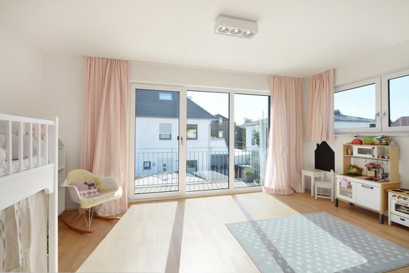 Kinderzimmer mit Balkon