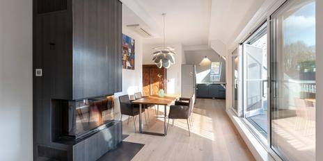 Neuwertige, klimatisierte 3-Zimmer-Dachgeschoss-Wohnung mit Liftzugang und Penthouse-Flair