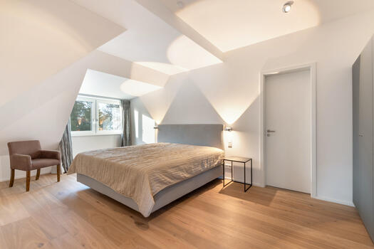 Spacious master bedroom