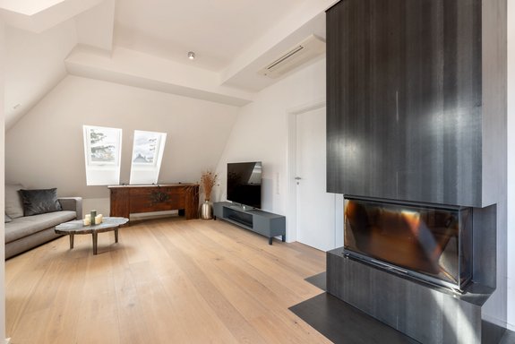 Monolithischer Statement-Kamin