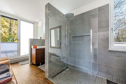 Attraktives Badezimmer