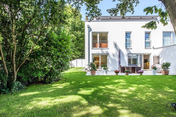 Inviting garden area facing southwest