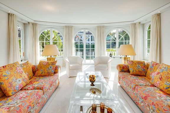 Lichtdurchfluteter Wohnbereich