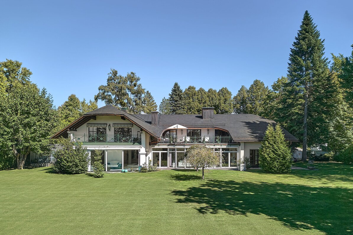 Repräsentatives Villenanwesen
