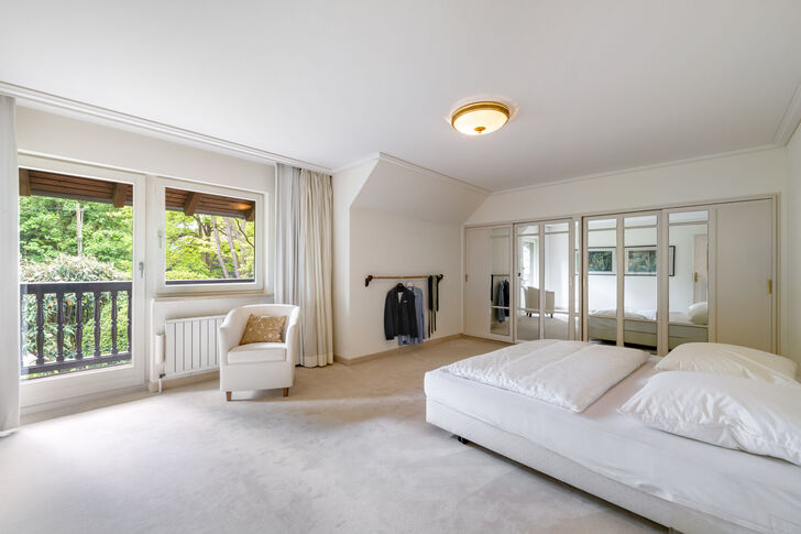 Schlafzimmer mit Balkon
