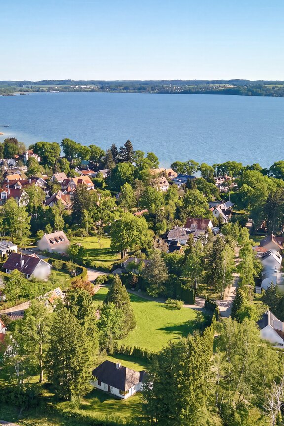 Just a few minutes from the lake
