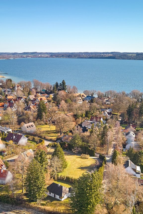 Just a few minutes from the lake