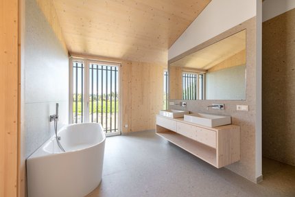 Holz und Terrazzo-Optik