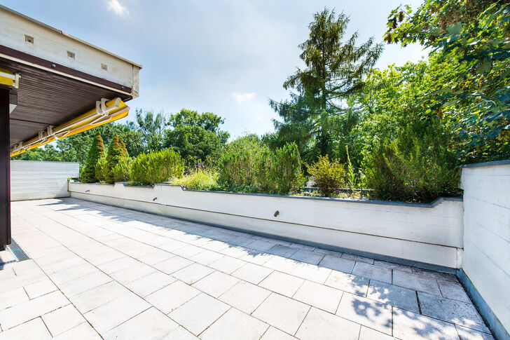 Großzügige Terrasse